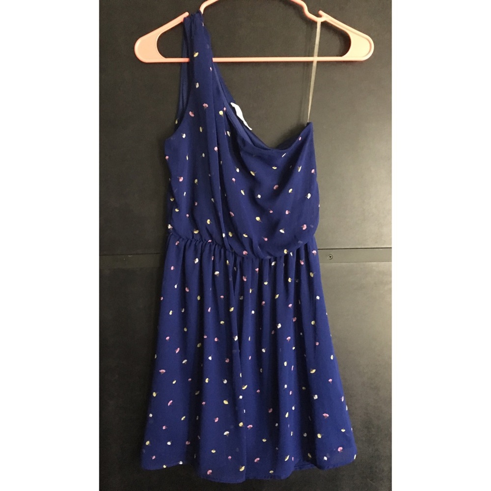 Cute!!!! One shoulder Lush dress