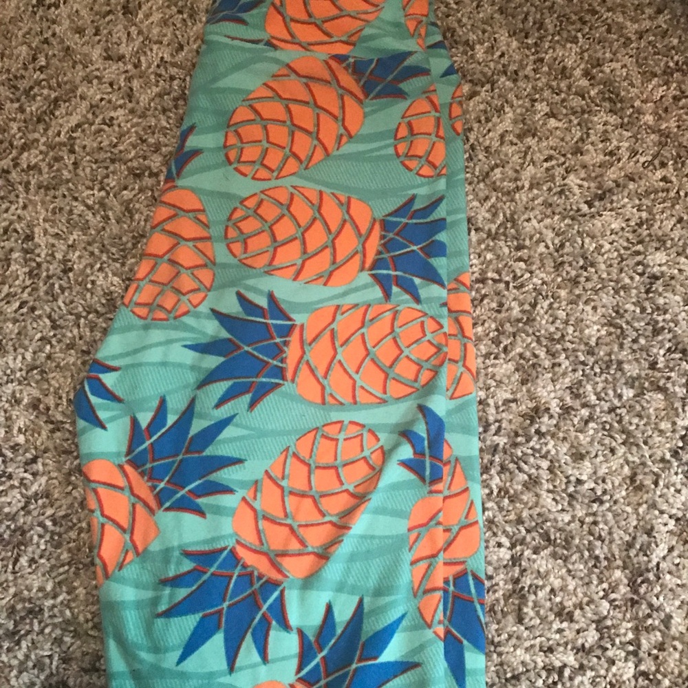 Lularoe pineapple leggings