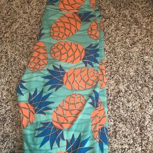 Lularoe pineapple leggings