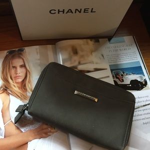 Kenneth Cole woman's clutch wallet