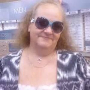 Meet your Posher, Debra