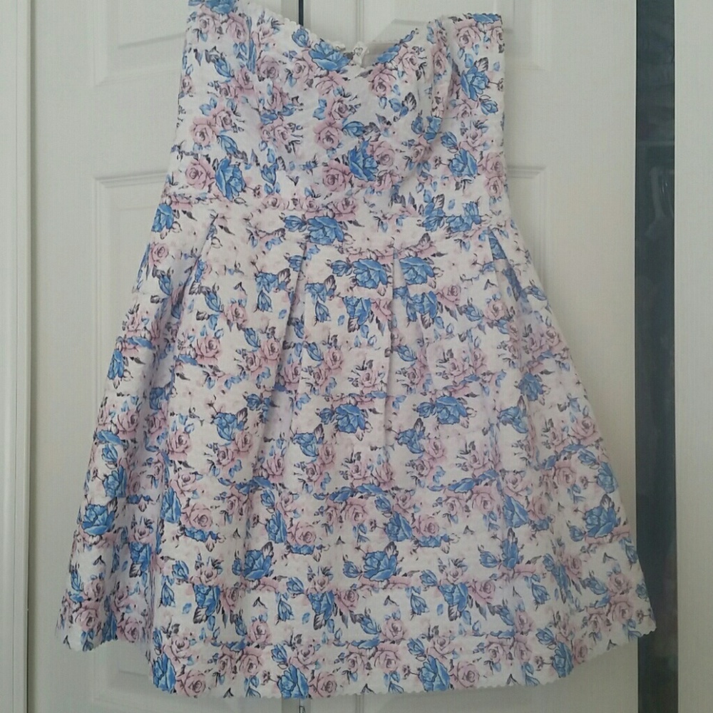 Strapless dress