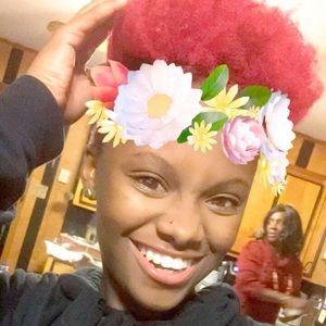 Meet your Posher, Nikia