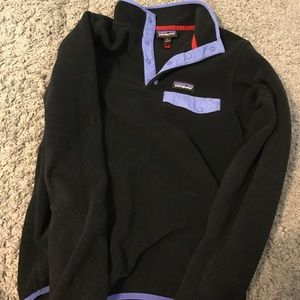 Black and blue women's small Patagonia snap t.