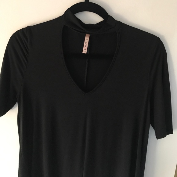 Deep Keyhole Top - Picture 2 of 3