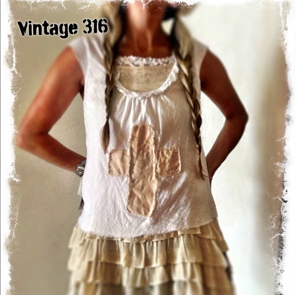 Sold ❤️ Cross Tank, Raw Edge~ - Picture 3 of 4