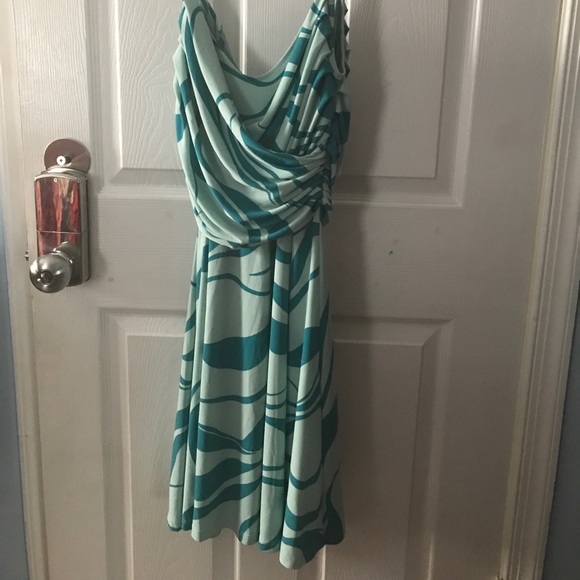 Dress - Picture 5 of 5