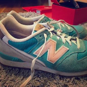 Women's size 9 new balance shoes