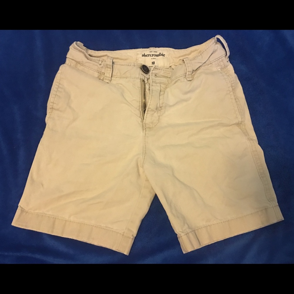 Abercrombie light khaki above the knee shorts 10