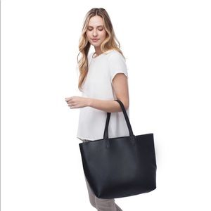 Cuyana Classic Leather Tote
