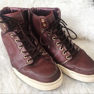 Nike Air Royal Mid QS