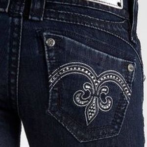 💘NEW Rock Revival Embellished Crystal Jeans 💘