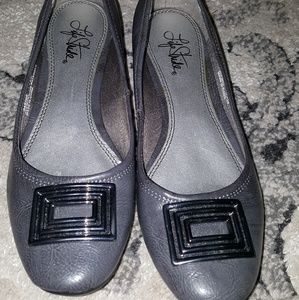 Life Stride grey flats