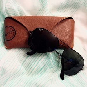 Ray-Ban | Black Aviators