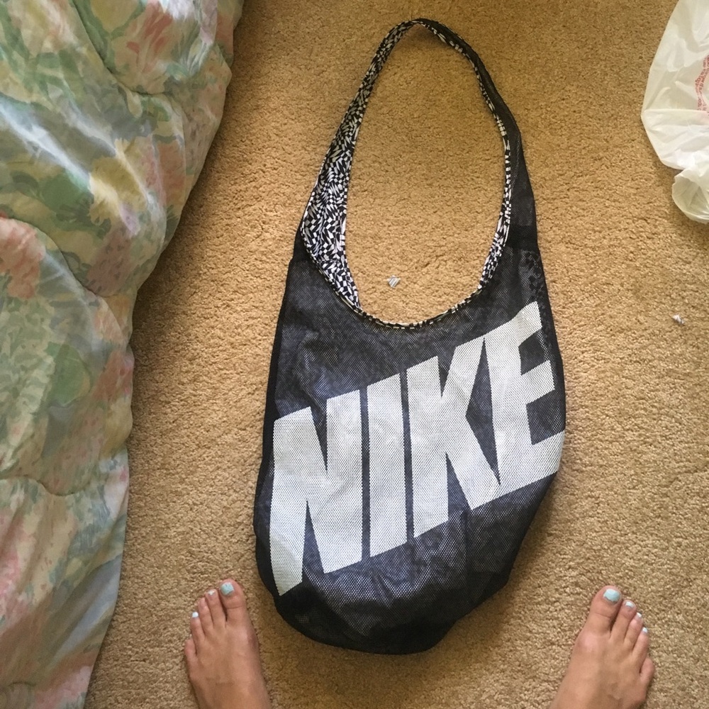 Nike gym bag reversible FLASH SALE PRICE FIRM