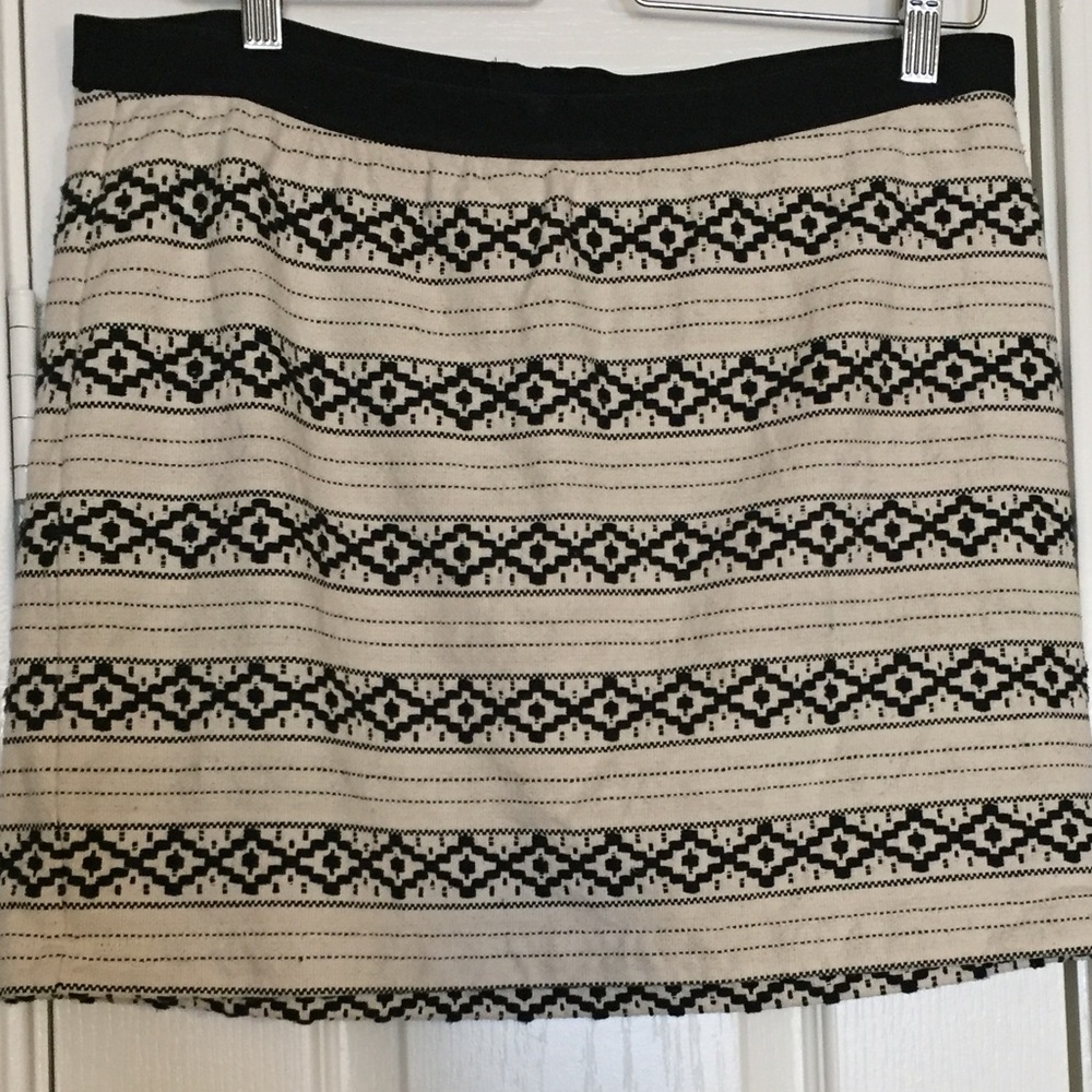 Gap Factory Size 12 Black and Cream Skirt