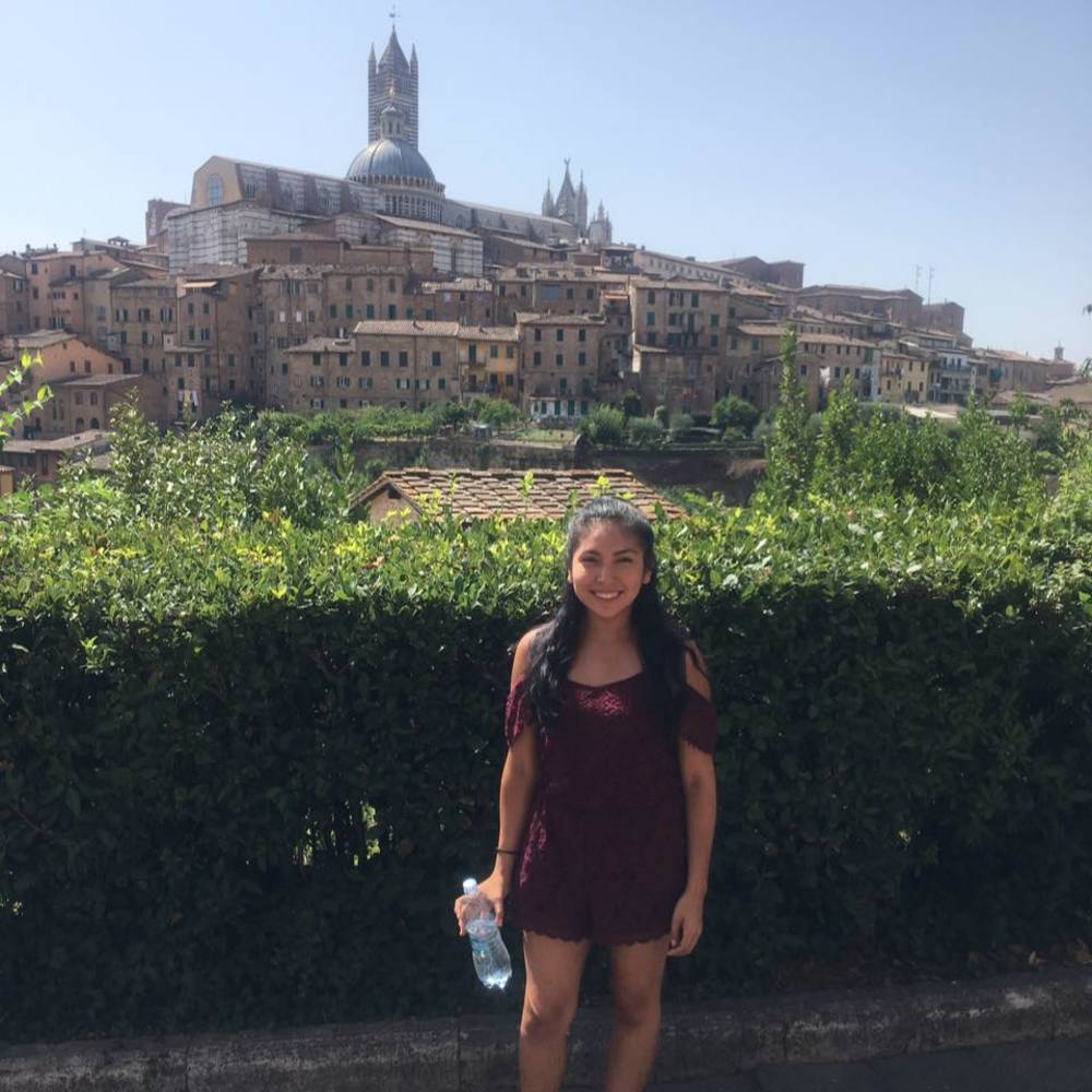 Meet your Posher, Lauren