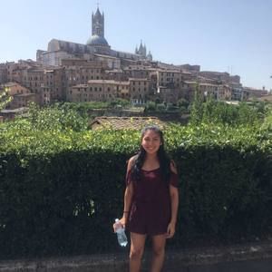 Meet your Posher, Lauren