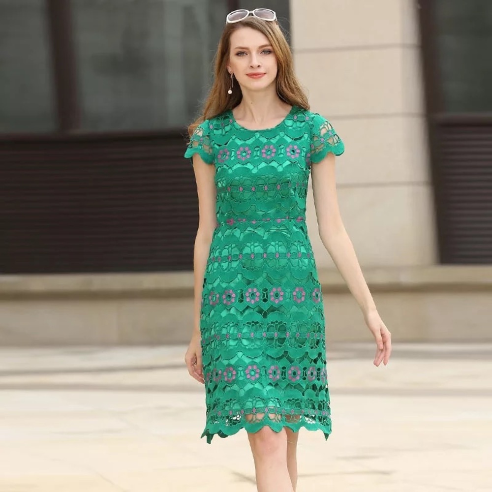 NWT beautiful lace dress SZ M - Picture 1 of 7