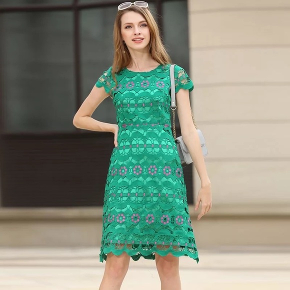 NWT beautiful lace dress SZ M - Picture 4 of 7