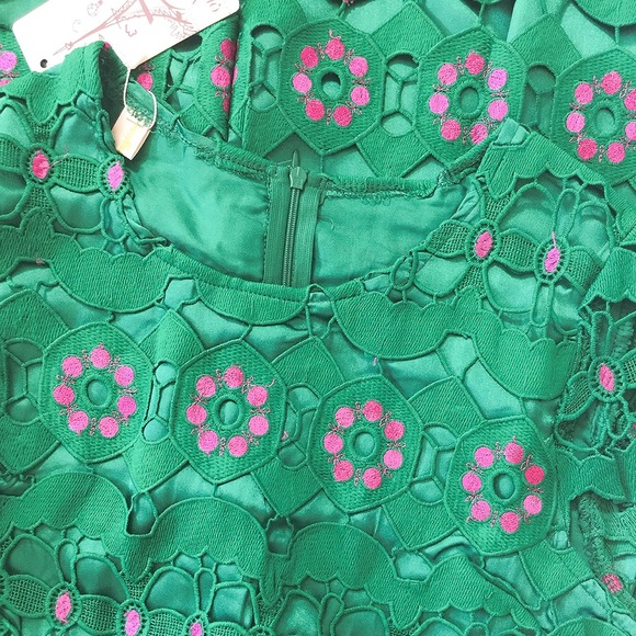 NWT beautiful lace dress SZ M - Picture 7 of 7