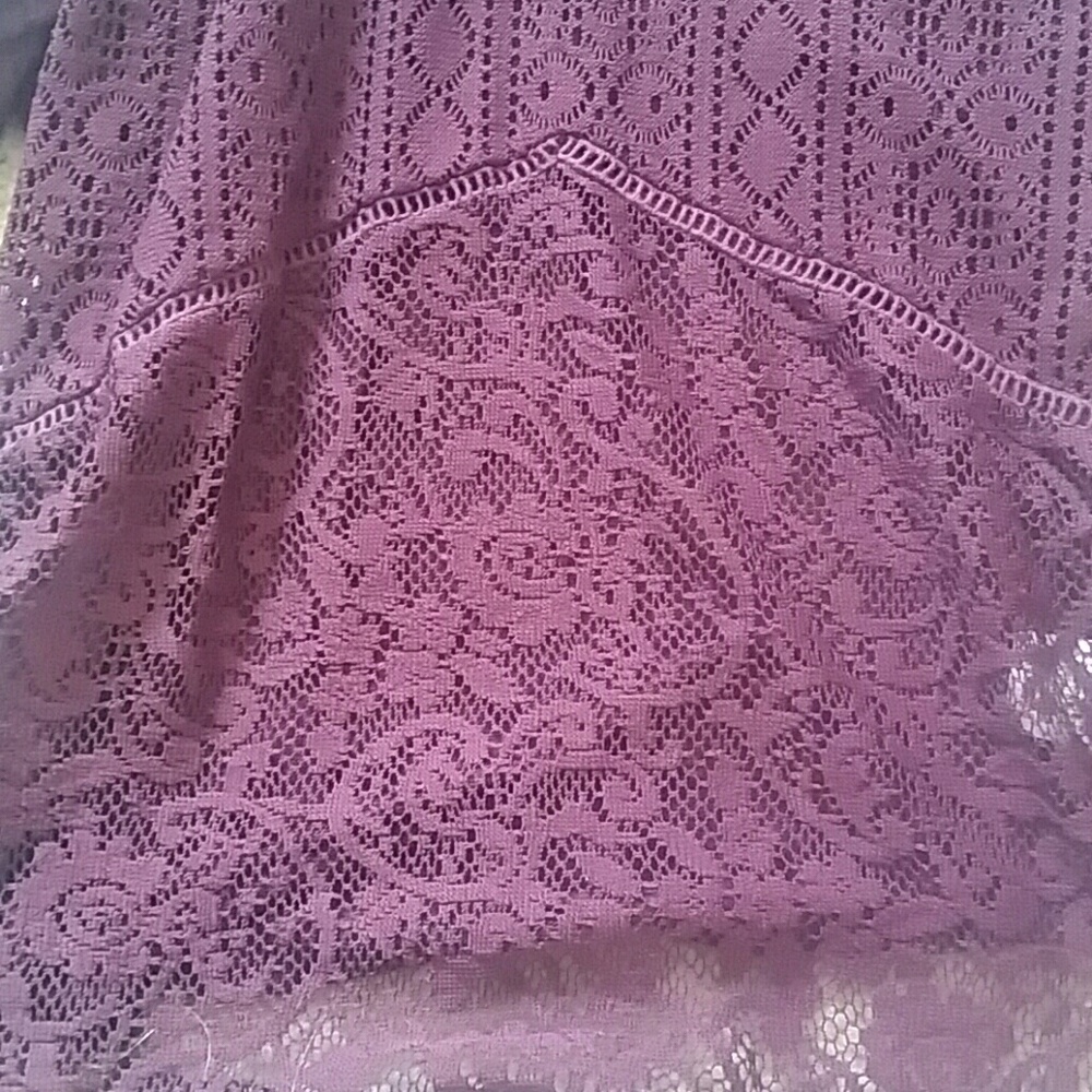Lace front pullover - Picture 2 of 2