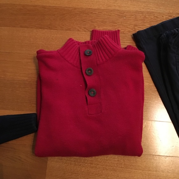 Sweaters - Picture 2 of 3