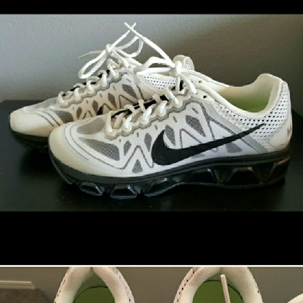 Women's Nikes Tailwind Air max size 8