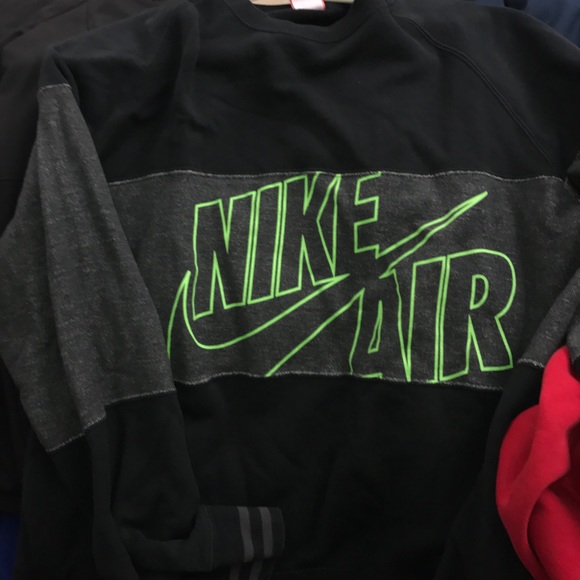 Nike sweatshirt - Picture 2 of 2