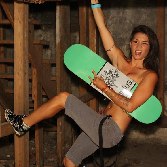 Meet your Posher, Amanda - Picture 2 of 2