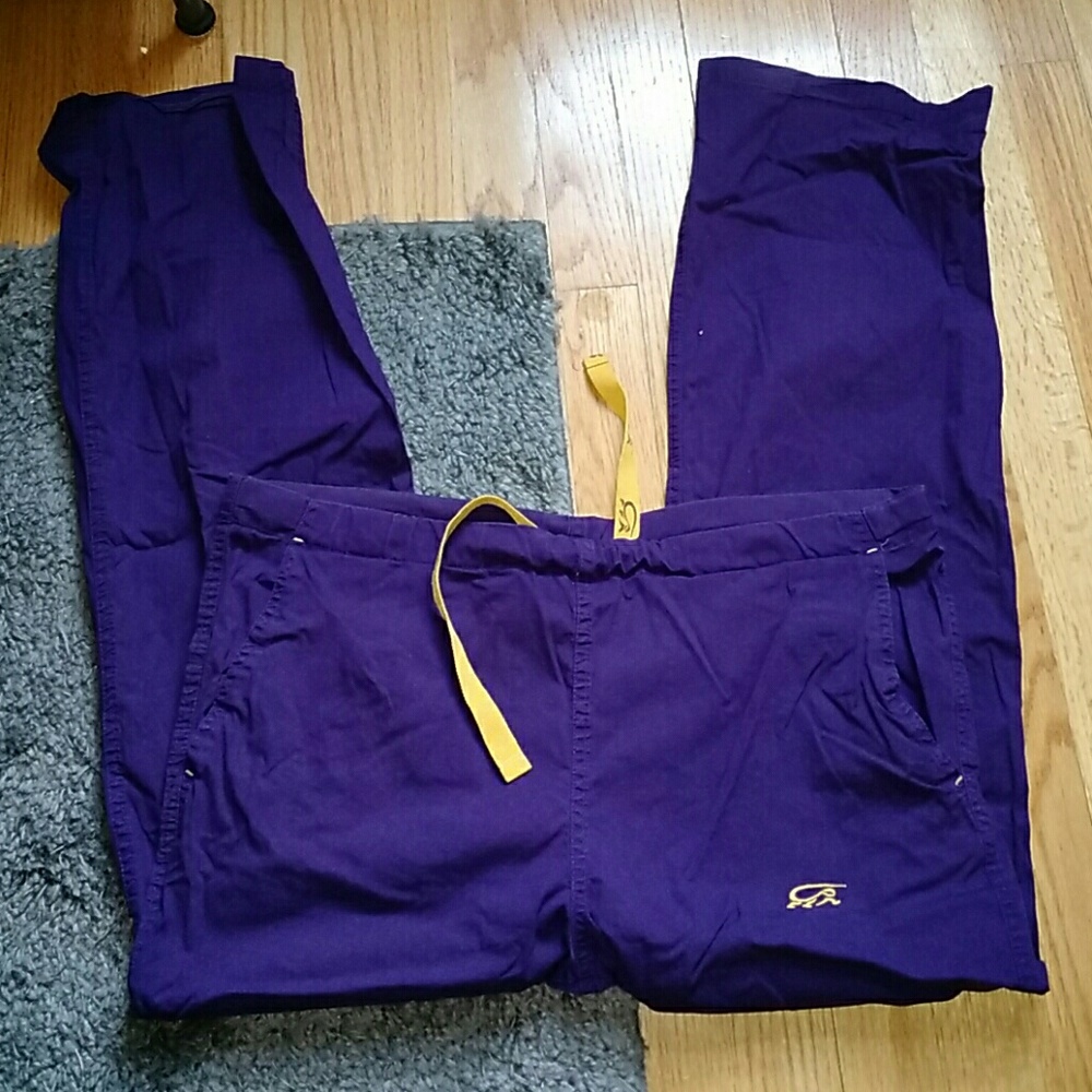 Iguana Scrubs Medium Dark purple yellow