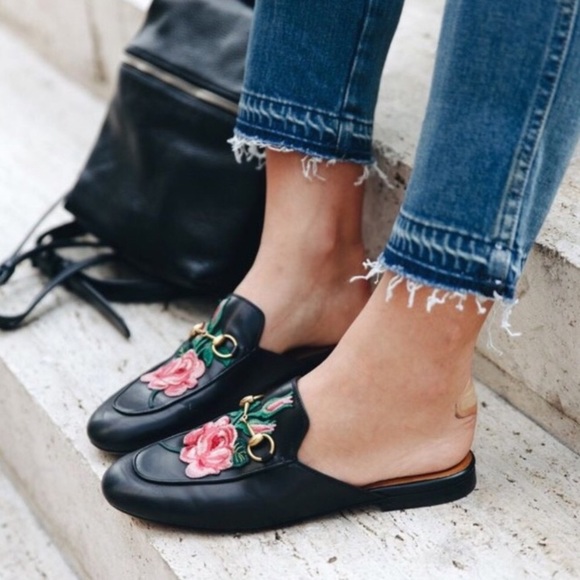 Shoes - 🆕 Bailey Black & Floral Embroidery Loafers Mules