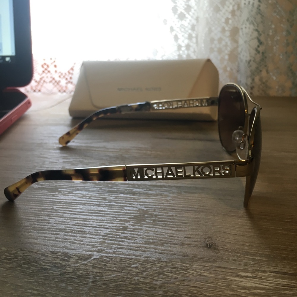 MICHEAL KHORS SUNGLASSES *BRAND NEW*