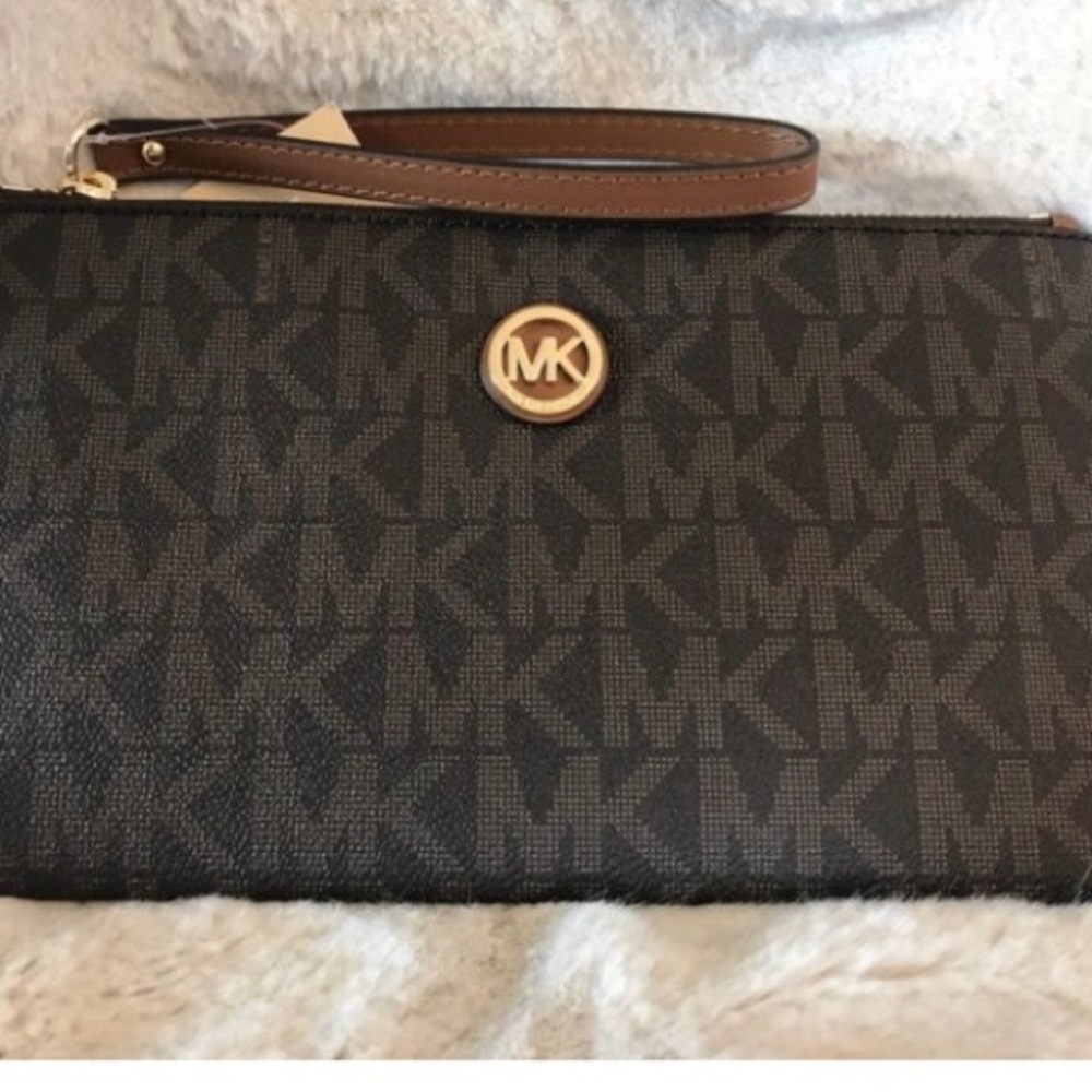 Mk wristlet
