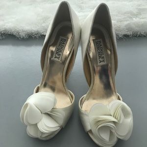 Badgley Mischka ❤️ Satin Heels