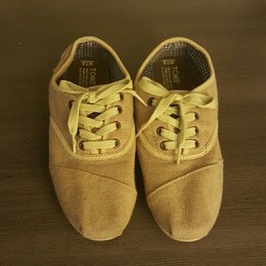 Natural colored lace-up  Toms