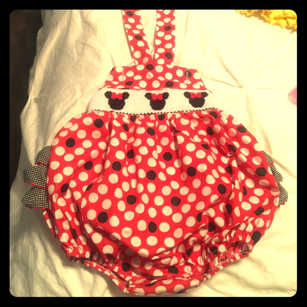 🖤Minnie Mouse smocked bubble❤️ **reposh**