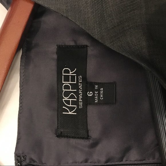 Beautiful Kasper size 6 dress. Only wore once - Picture 2 of 2