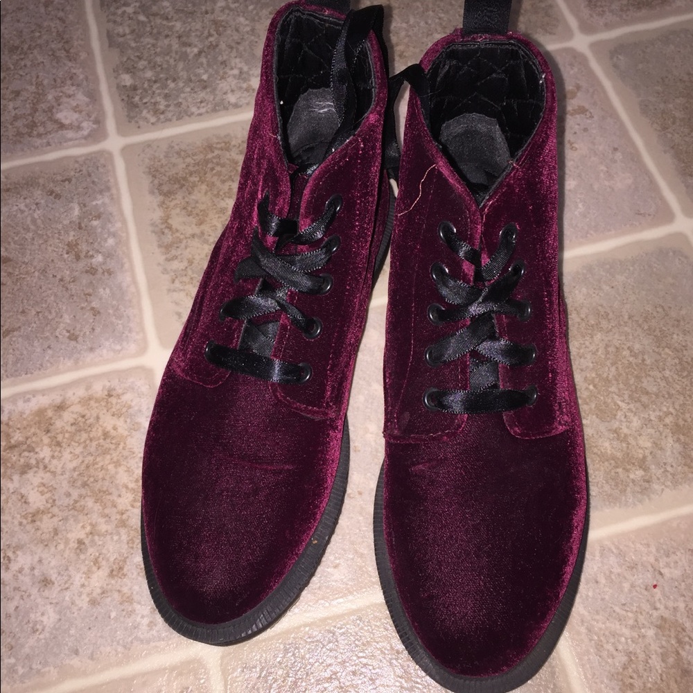 Red velvet Dr. martins