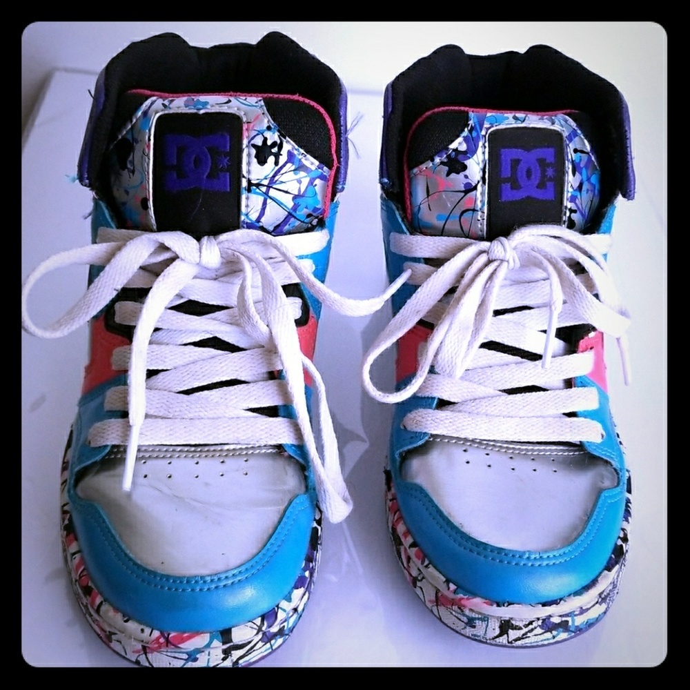 Multicolored DC hightop sneakers
