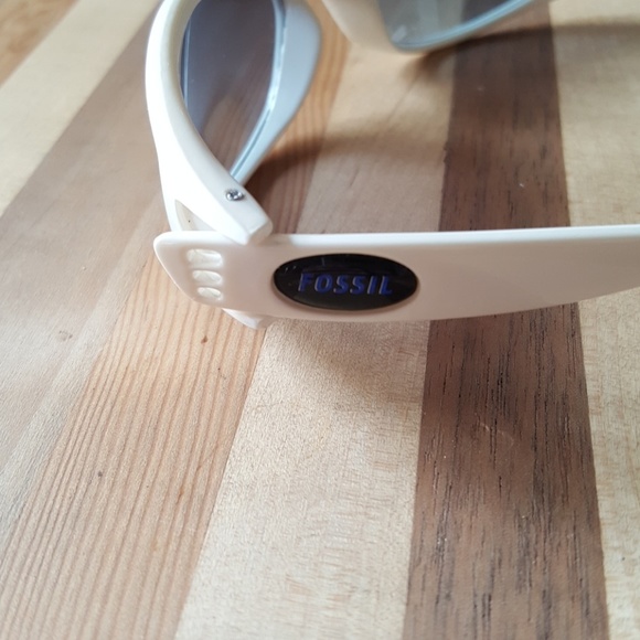 Fossil Sunglasses! - Picture 4 of 7