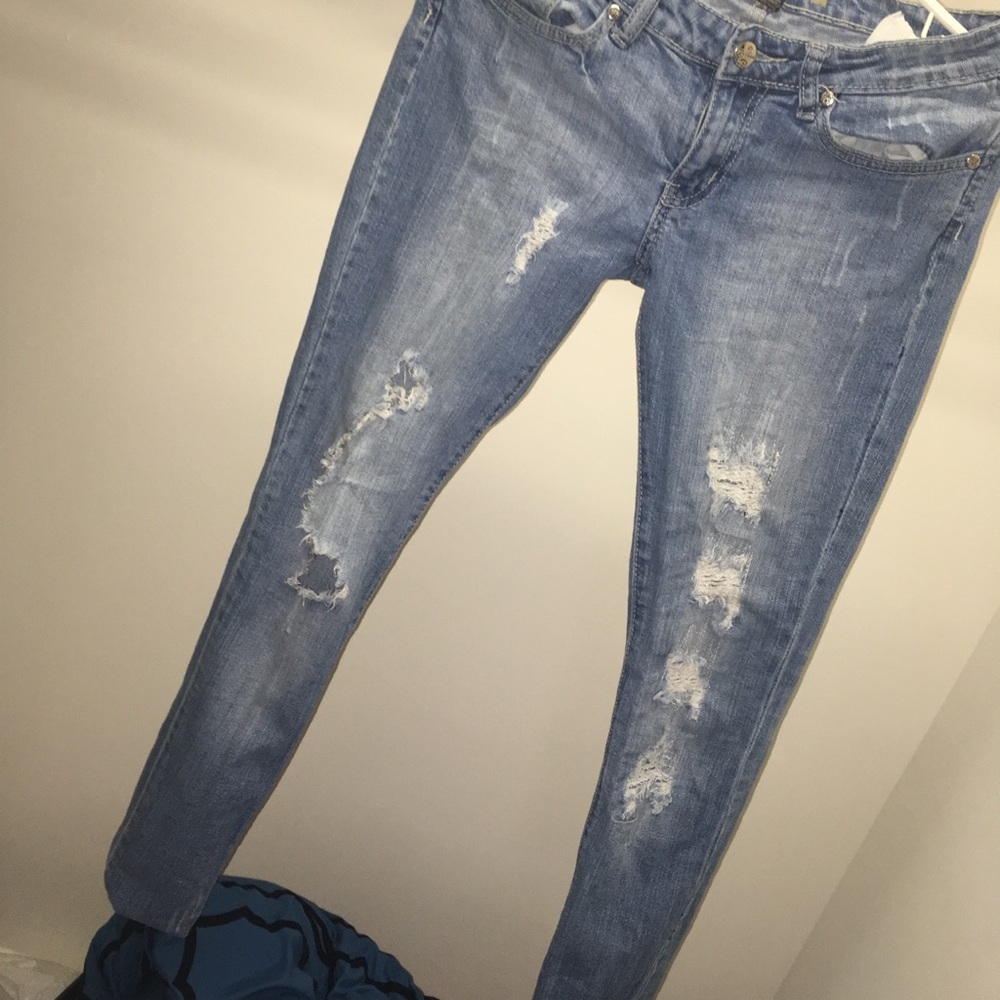 Light distressed Jeans