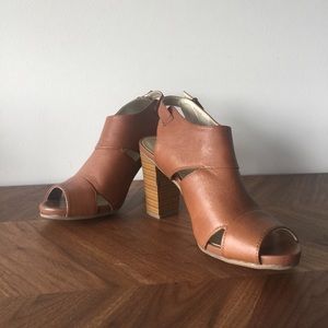 White Mountain leather booties