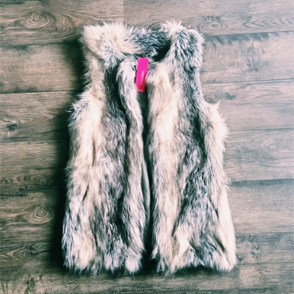 NEW, with tags Xhilaration Fur vest