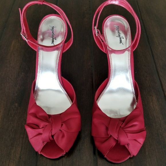 Jacqueline Ferrar Size 9 Red Satin Heels - Picture 2 of 7