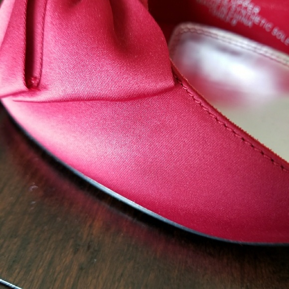 Jacqueline Ferrar Size 9 Red Satin Heels - Picture 6 of 7