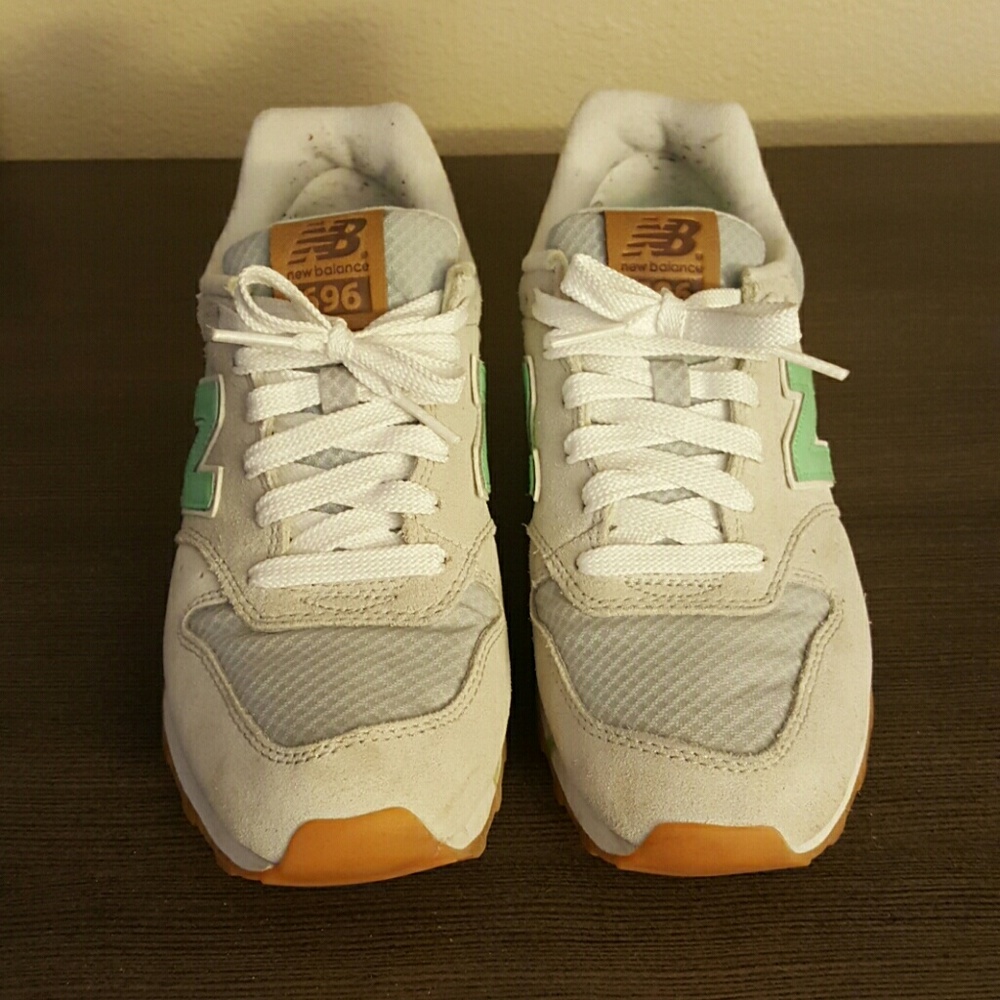 New Balance 696 Sneakers