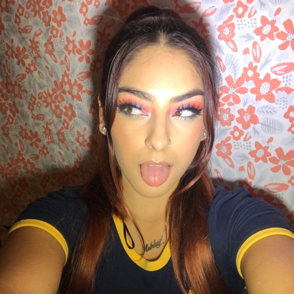 POSHER // ASHLEY - Picture 5 of 7