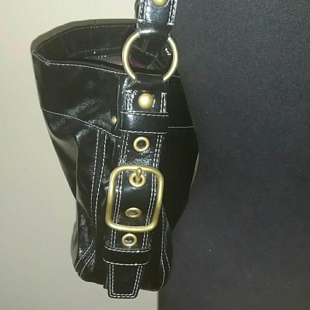 Coach - Picture 2 of 5