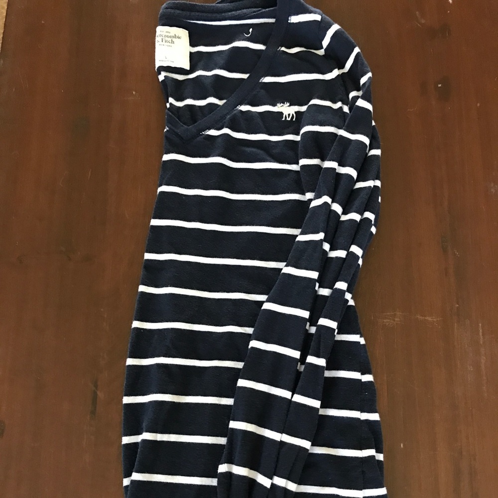 Two A&F long sleeve Hensley tees